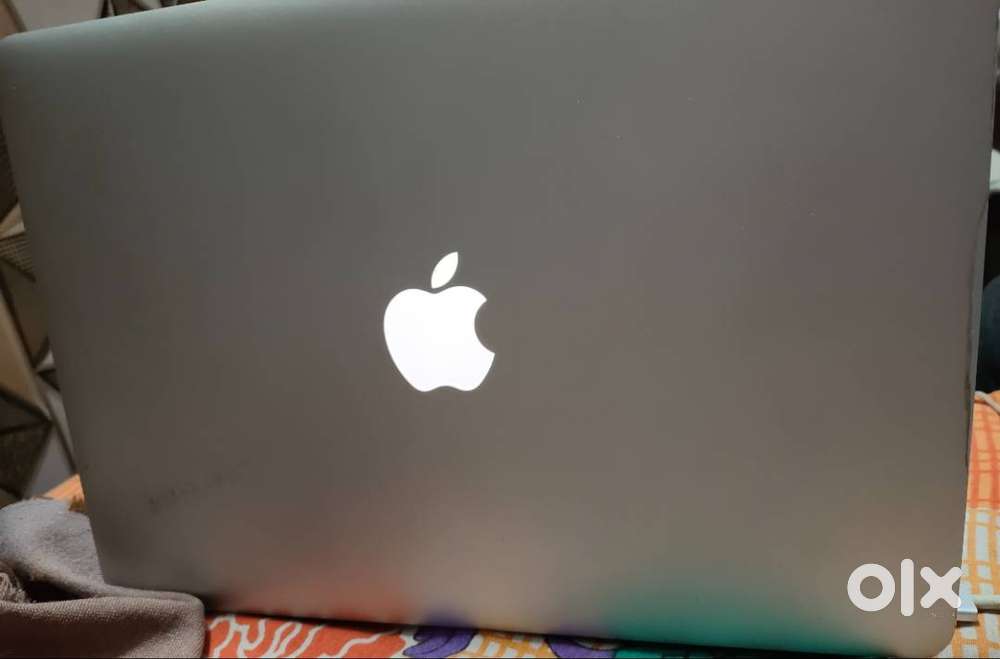 Apple MacBook Air (13-inch), 2017