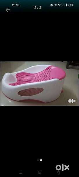 Baby bathtub from SPARVA brand.