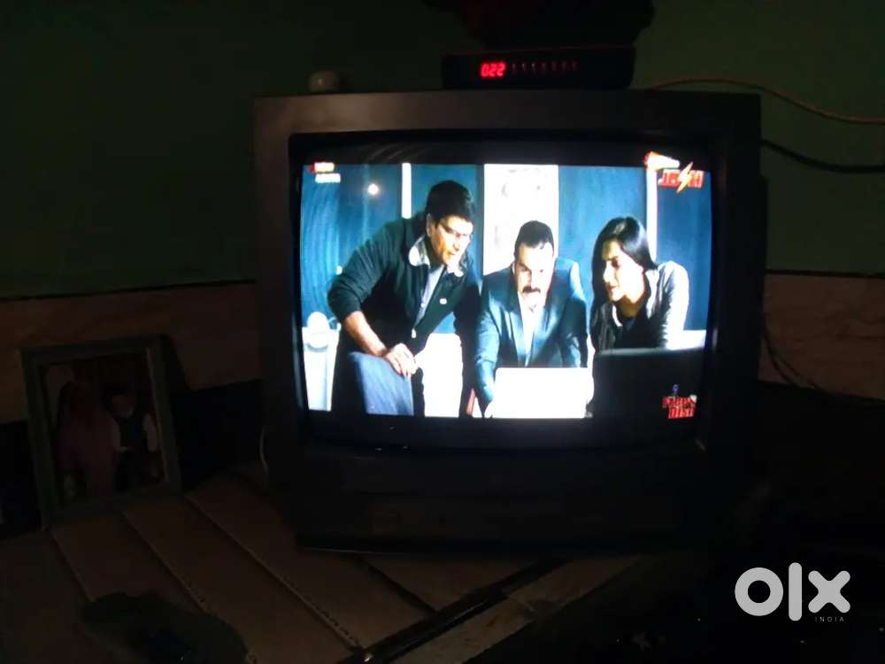 LG company ka TV hai