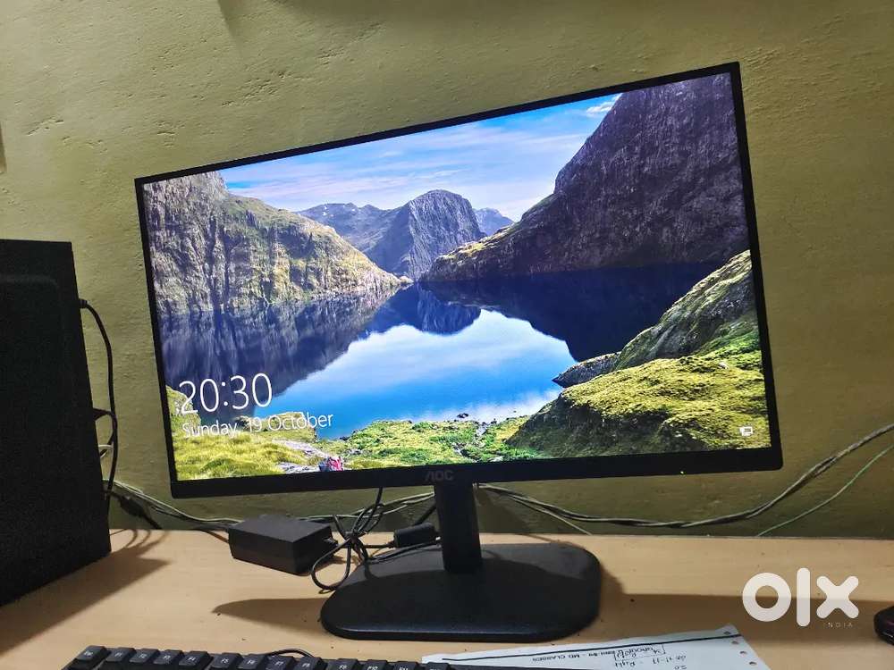 1 year old pc with monitor