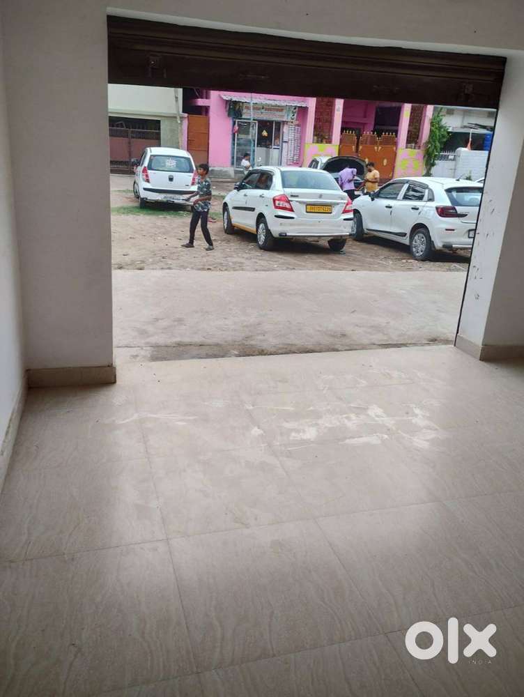 Rental space located in krishnapuri road number with parking space
