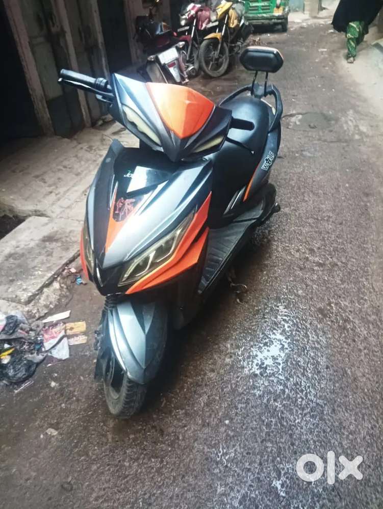 Joy electronic scoter good condition new tyers