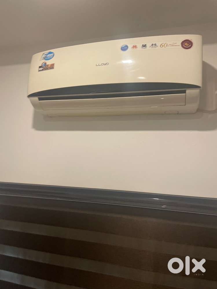 1 ton Lloyed A/c’s for sale