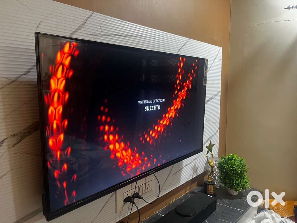 Urgent sell Crown 43inch Full Hd Android Smart Tv with Bluetooth.