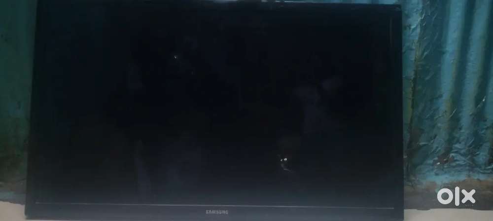 Samsung UA40D5003BR TV not a smart TV