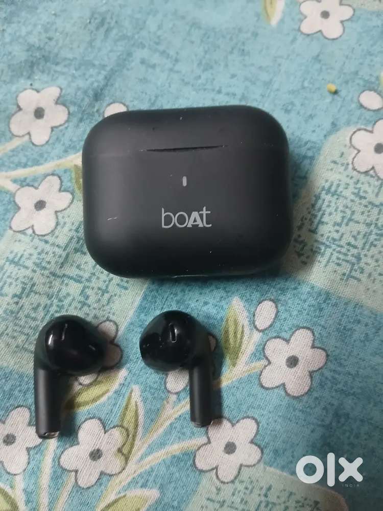 Boat airdopes ace 1.5 months old