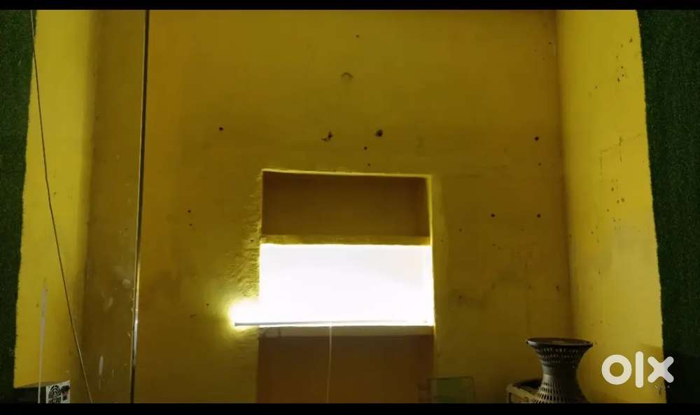 kakdeo me market me andar ki dukan hai