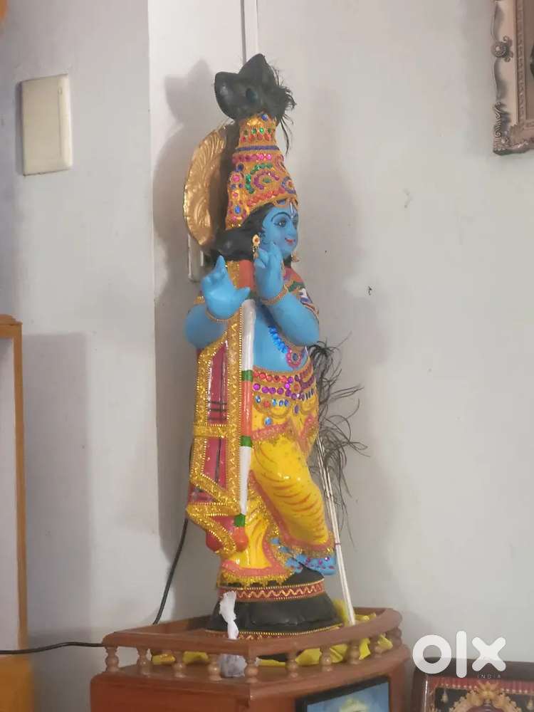 Krishnan statue