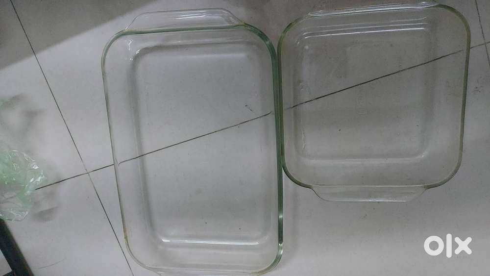 Pyrex 2 rectangle dishes