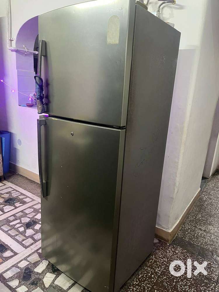 Fridge - A double door, Samsung, 400L working fridge