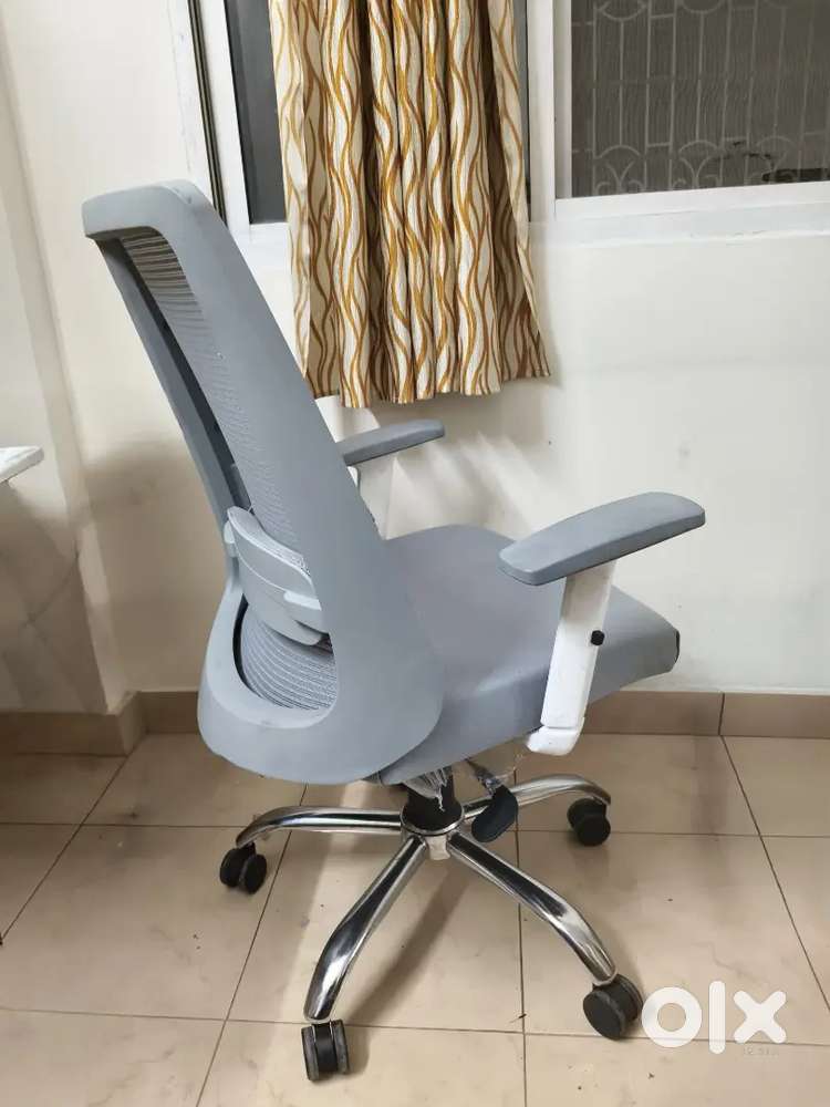 Rounding Chair