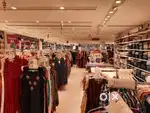 Shopping Mall में काम के लिए लड़के और लड़कियों की आवश्यकता है!