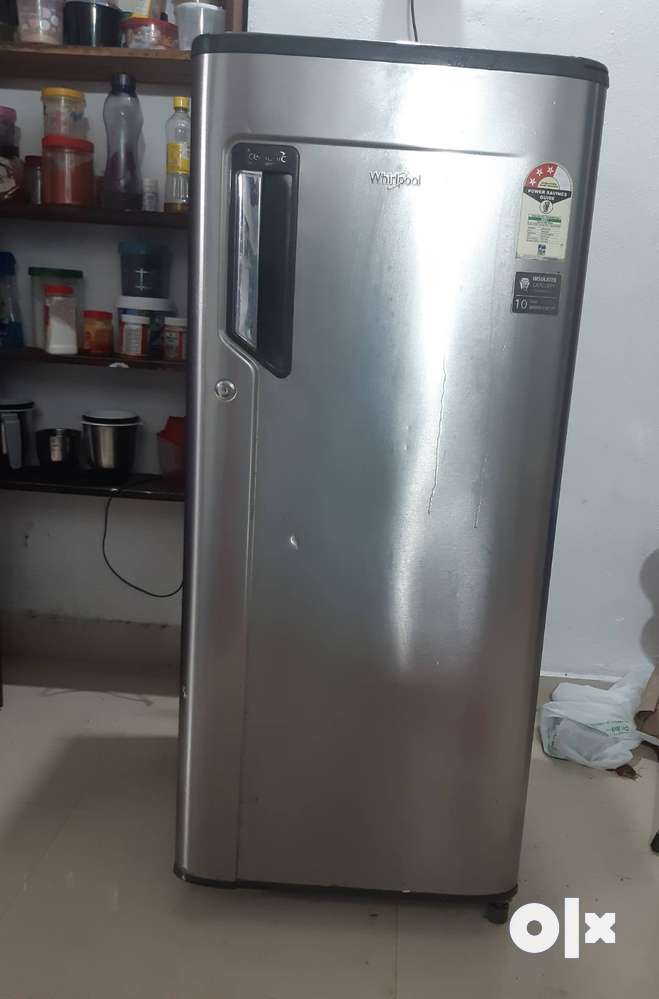Single door fridge (brand-Whirlpool,model-71170,age-4 years)