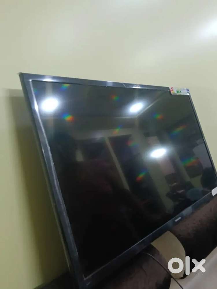 Steal Deal! Samsung 32 inch Smart LED TV - Like New Condition!
