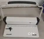 Spiral binding machine