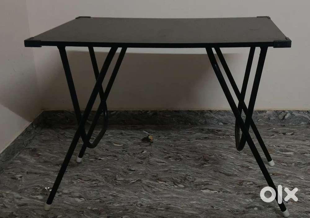 1000rs Study table.