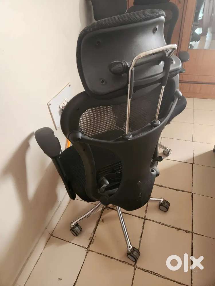 Ergonomic Featherlite optima meah chairs - 5 pieces