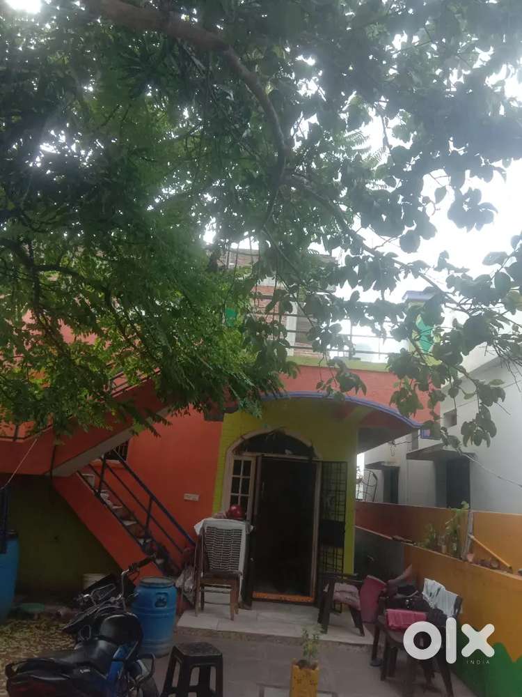1 bhk independent House urgent sale main road house