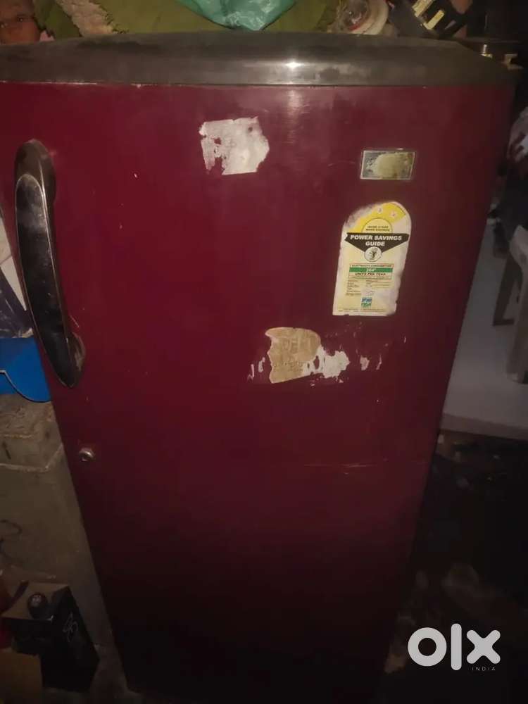 Urgent sale fridge only door ka nut screw Nikla Hai cooling 200%