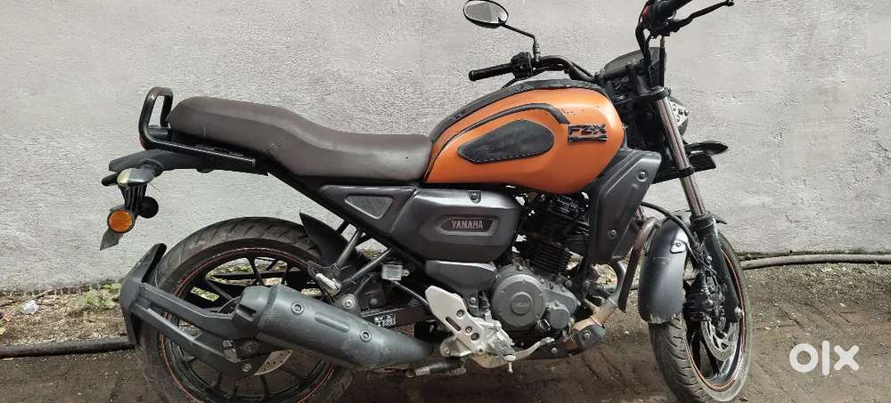Yamaha FZX