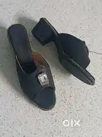 Black heels dimond
