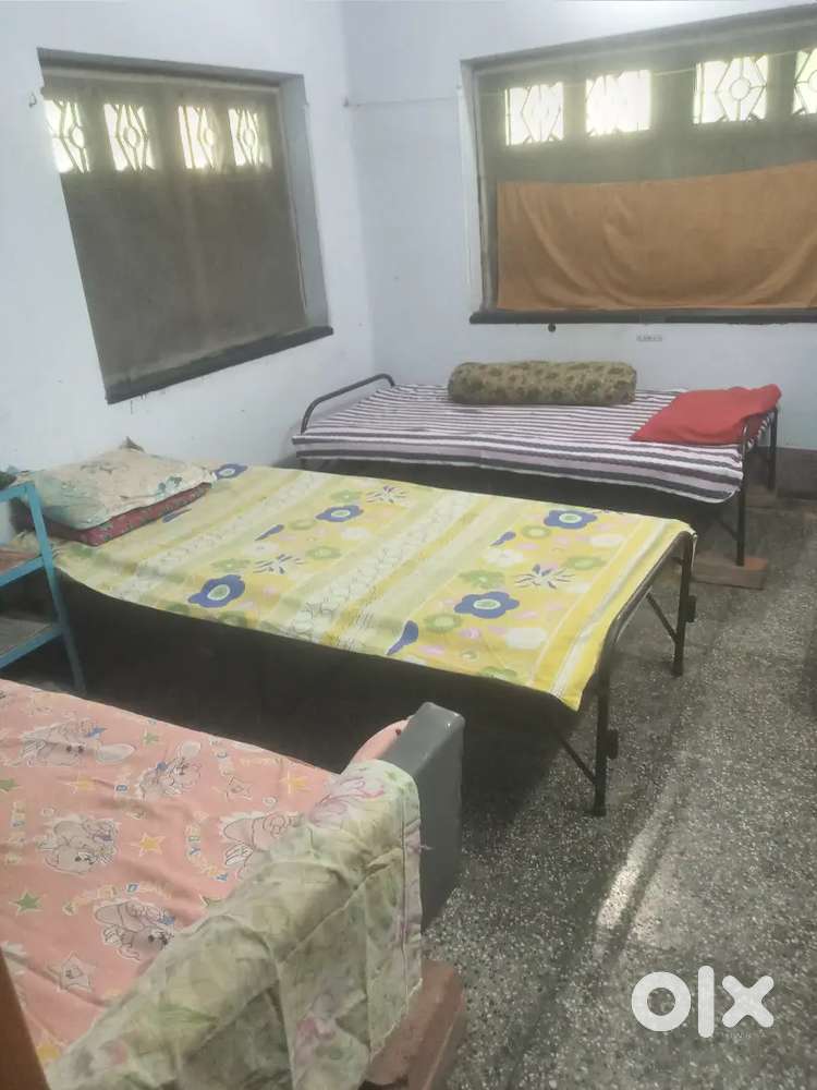 Boys paying guest is available at Serampore, Mahesh.