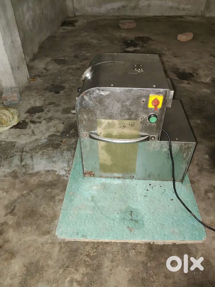 Sugar cane juice machine