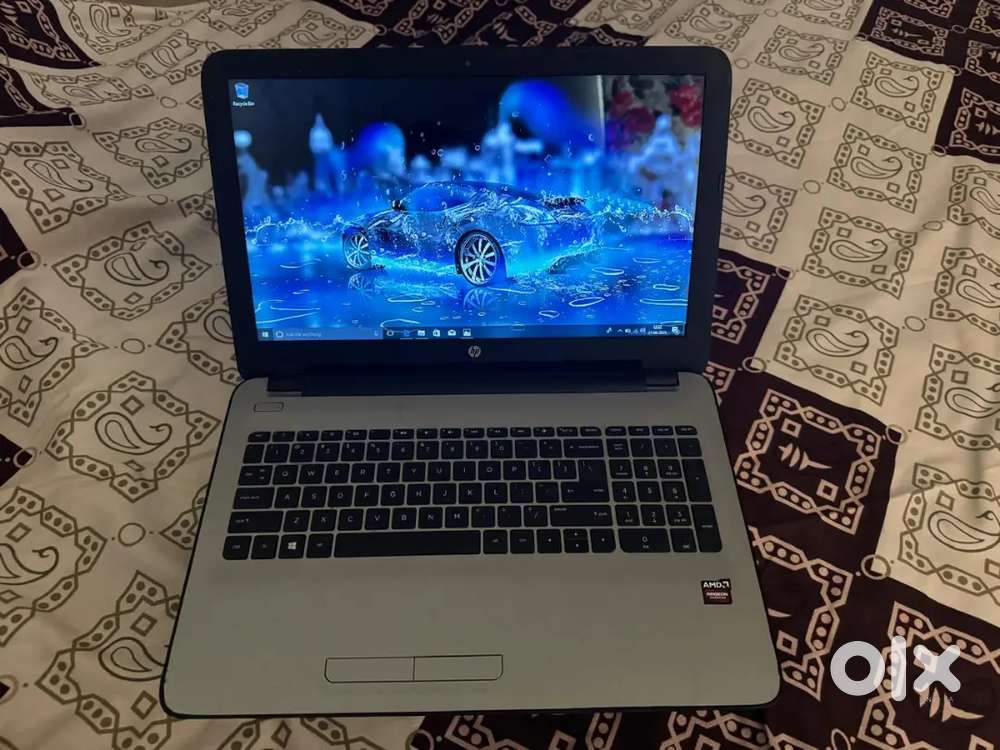 Hp AMD A8 7th Gen 4cpu 2.4ghz 8gbram 500gbhdd 4gb AMD Radeon graphics