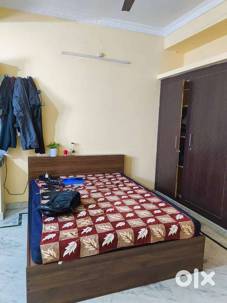 Seeking Flatmate Fully Furnished 1 RK  Day-Shift Working Professional