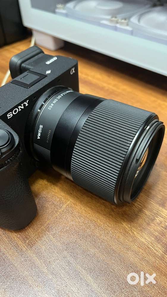Sigma 30mm f/1.4 DC DN Contemporary lens for sony e mount