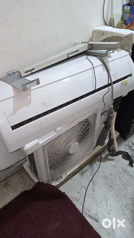 Split ac ( Voltas)