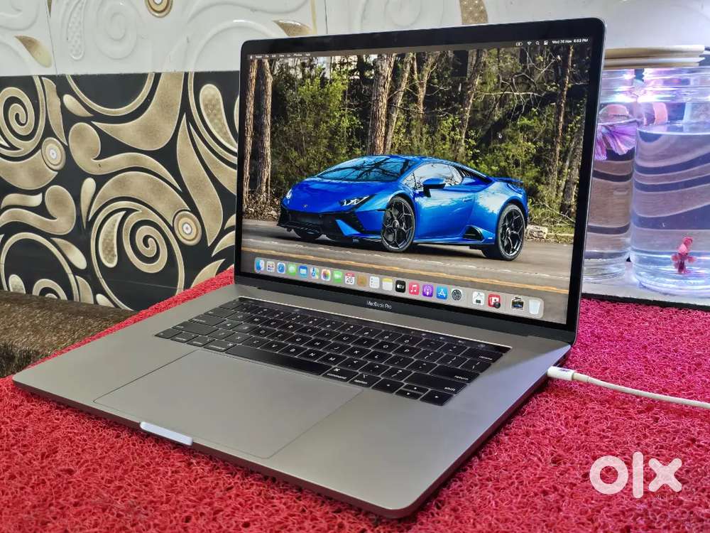 Apple Macbook Pro i9 16gb Ram 512gb SSD 5.5GB Graphics 15inch Touchbar