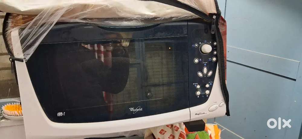 Microwave oven whirlpool