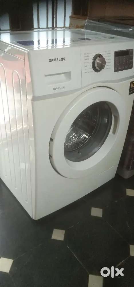 SAMSUNG FRONT LOAD WASHING MACHINE 5.5 KG GOOD CONDITION