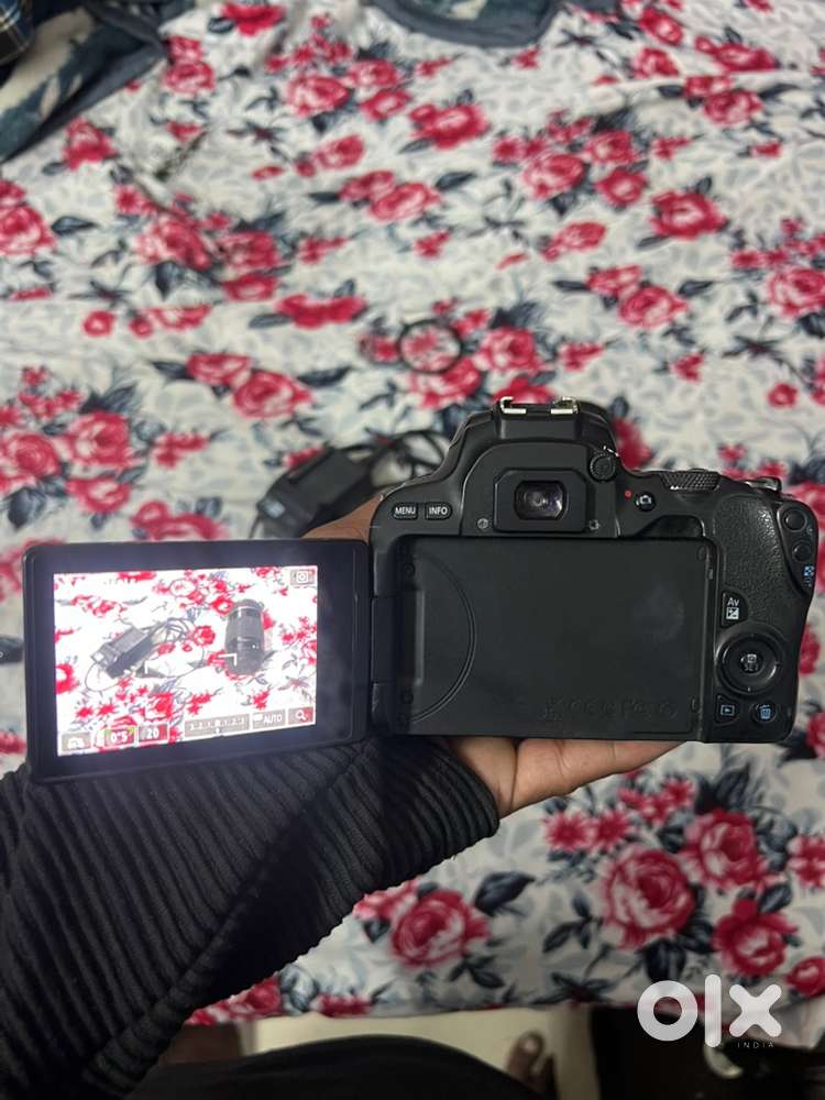 camera canon 200d lens 18.55 end 55.250