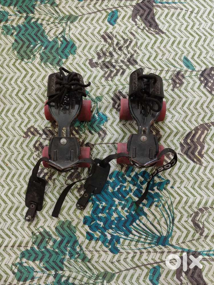 Cosco Adjustable Roller Skates With Safety Kit