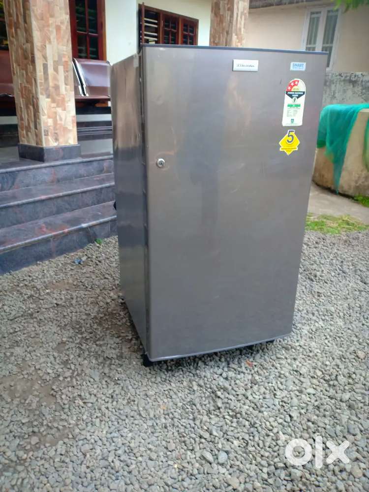 Good condition fridge washing machine