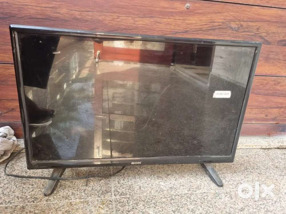 For Sale: SONY 24-Inch LED TV – Great Condition & Budget Friendly!