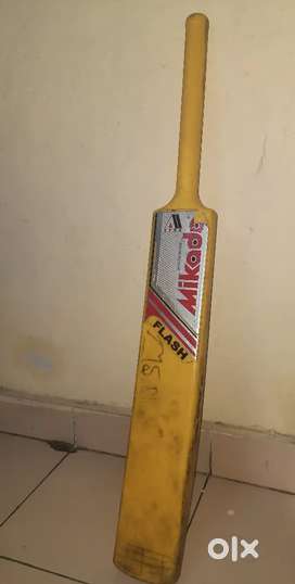 Mikado flash yellow colored bat