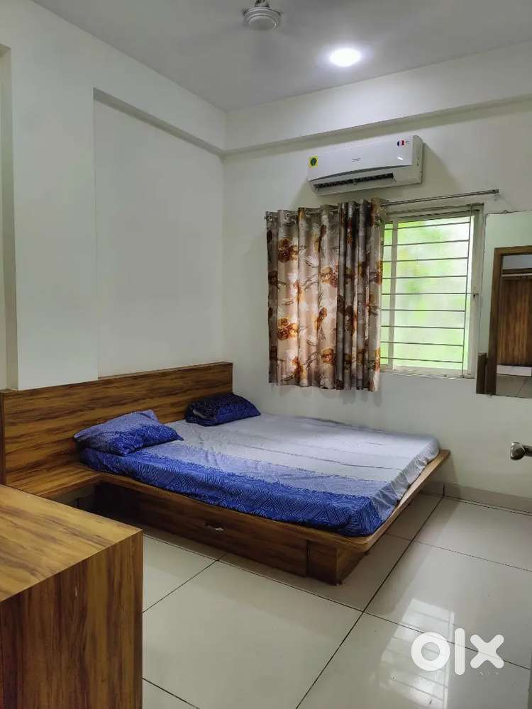 Zero Brokrege Fully Furnished 1Bhk Near Brilliant Convention Center