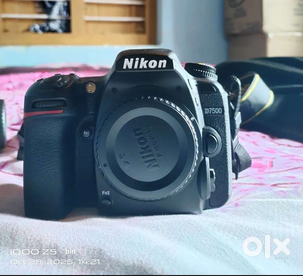Nikon D 7500 DSLR Camera With Nikon 200- 500mm Tele Lens