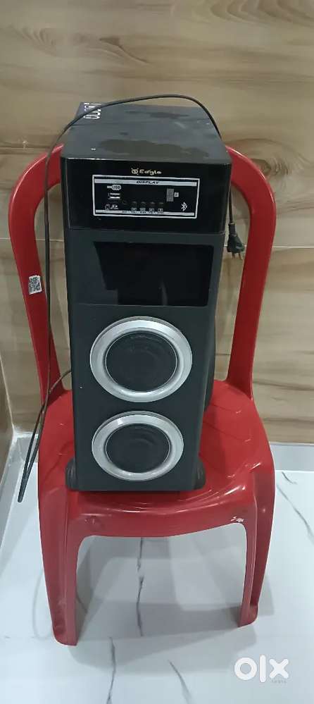 Speaker with RGB lights