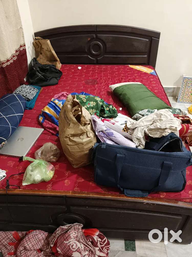 Double bed with mattress 5*6 Queen Size