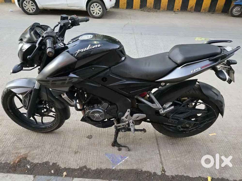 Bajaj pulsar NS 200cc 2017 model double disc 1st owner top condition