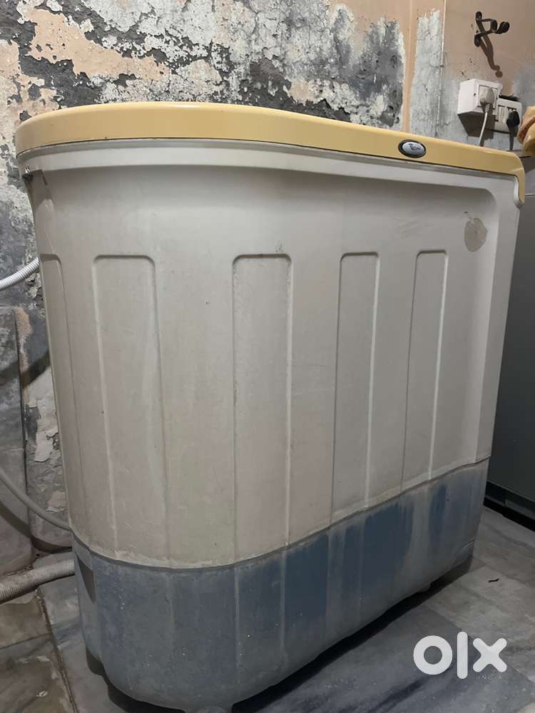Whirpool 7 kg semi automatic washing machine