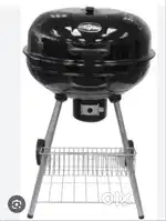 Barbeque charcoal kettle 22.5 inches, brand Kingsford , used 3 times.