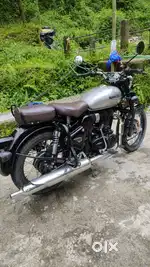 Royal Enfield Classic 350 (2021)  20,000 km  Excellent Condition