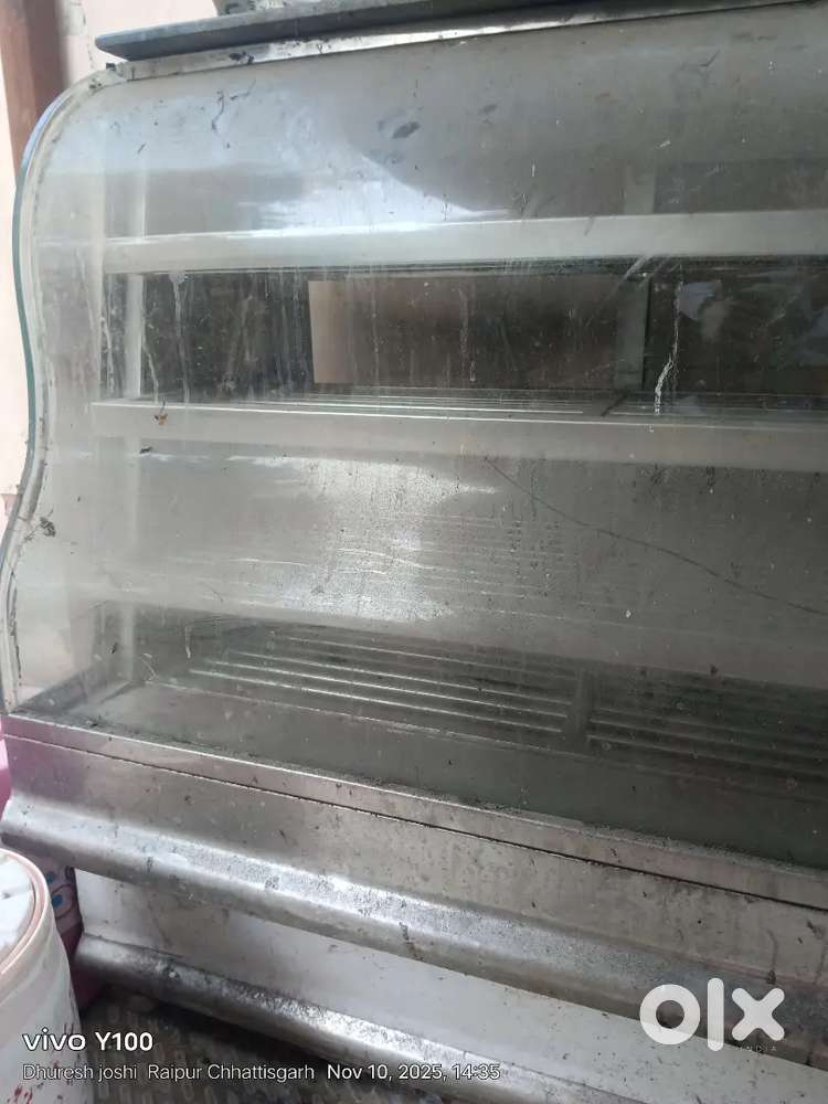 मिठाई काउंटर