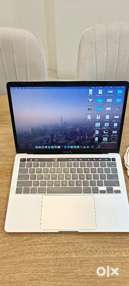 Macbook Pro 2020 Touch Bar 16GB 500GB SSD Mac OS Tahoe 26.1