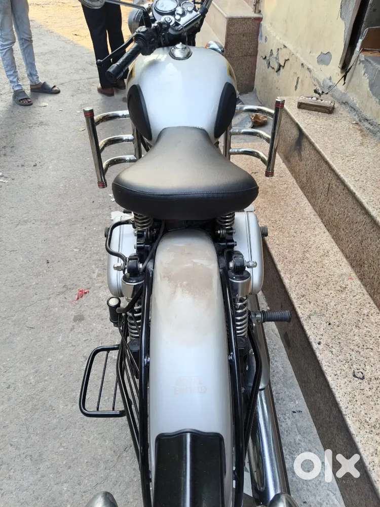 ROYAL ENFIELD CLASSIC 350 SILVER COLOUR WITH ORIGINAL PAINT